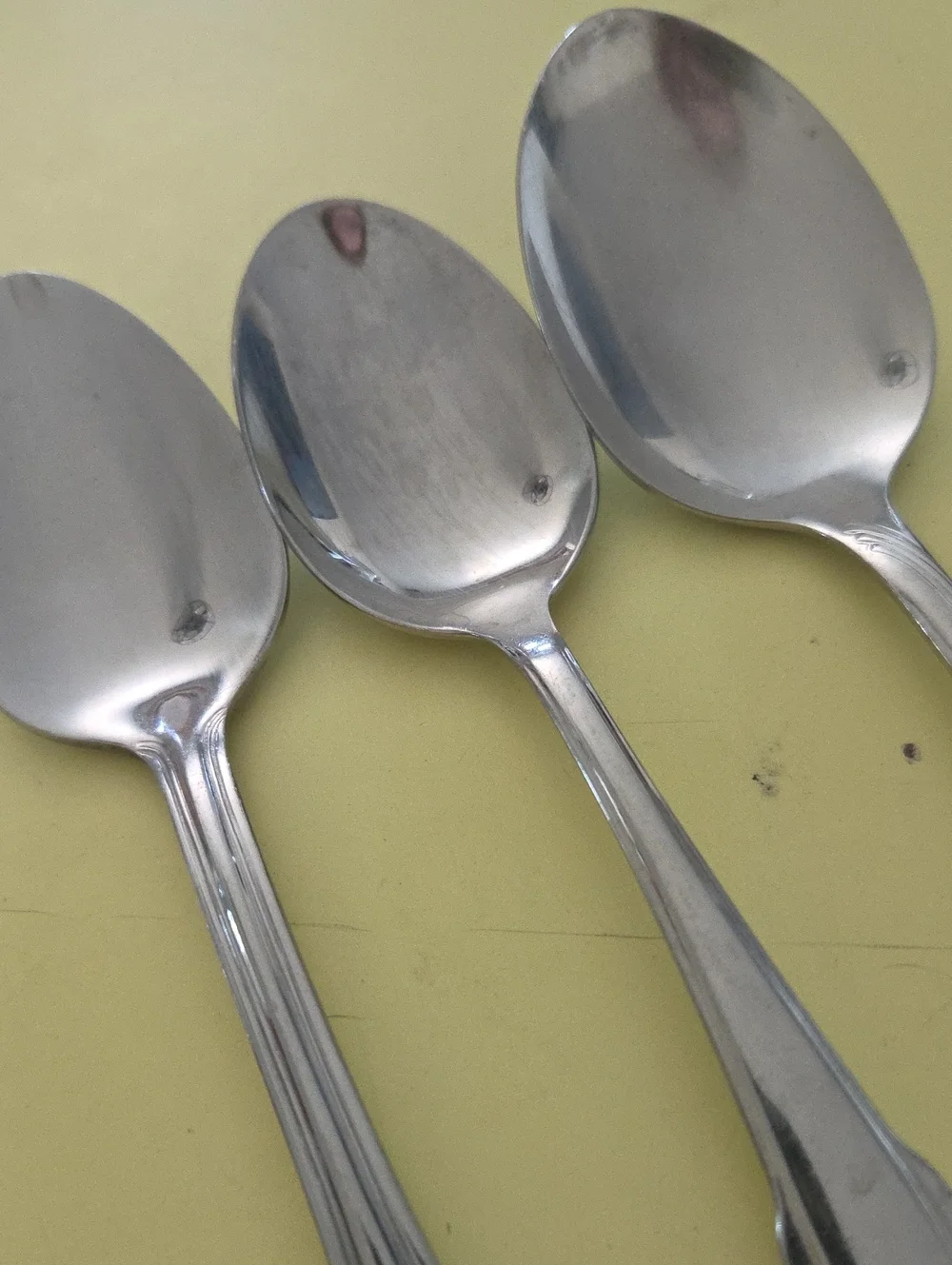 Oneida Stainless Steel 3 Dinner Spoons  Polished Silver Set